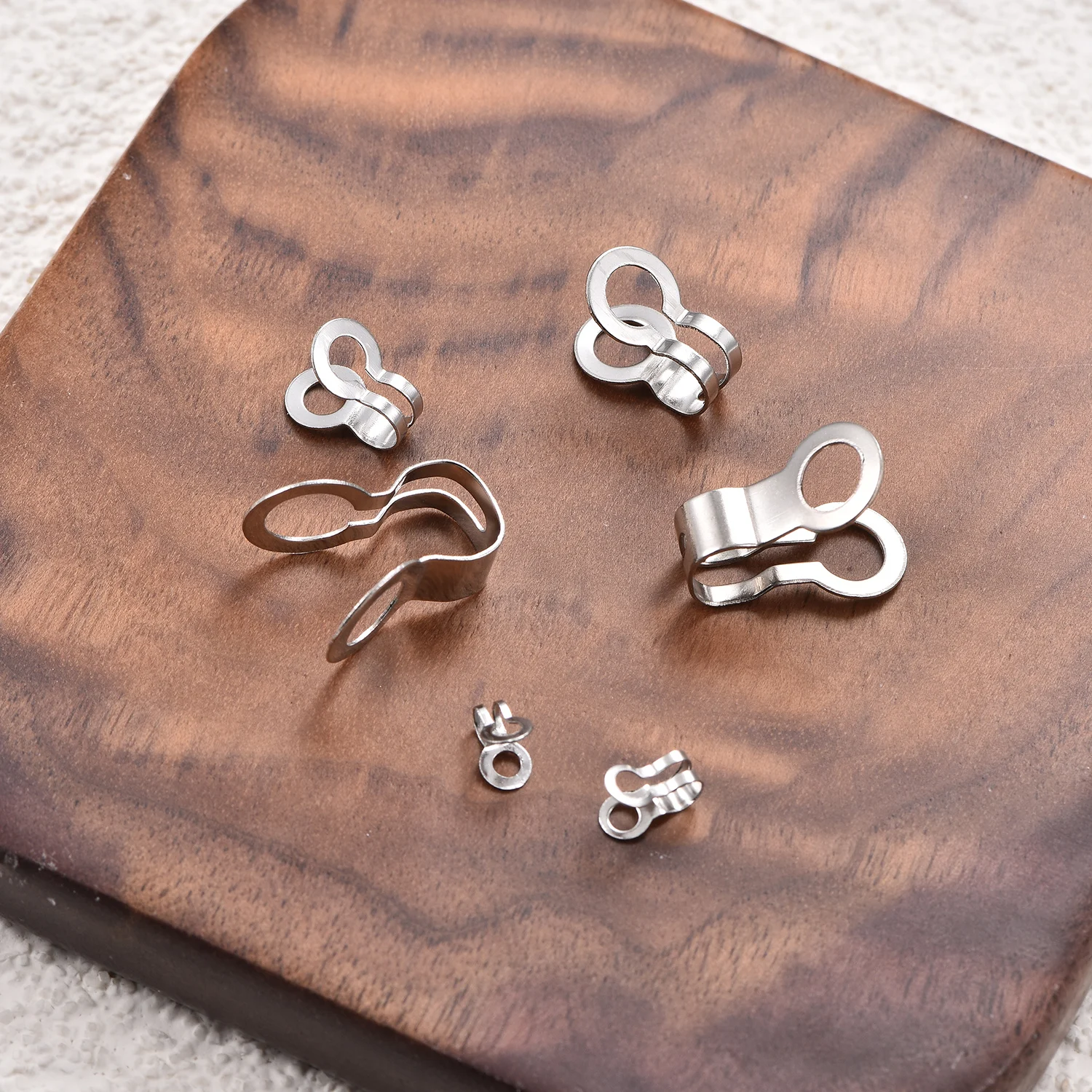 30 Stück/Set Edelstahl-Kugelketten-Verbinder Verschlüsse Crimp-Endkappen Schnallen für DIY-Halsketten und Schmuckherstellung – Detail 3