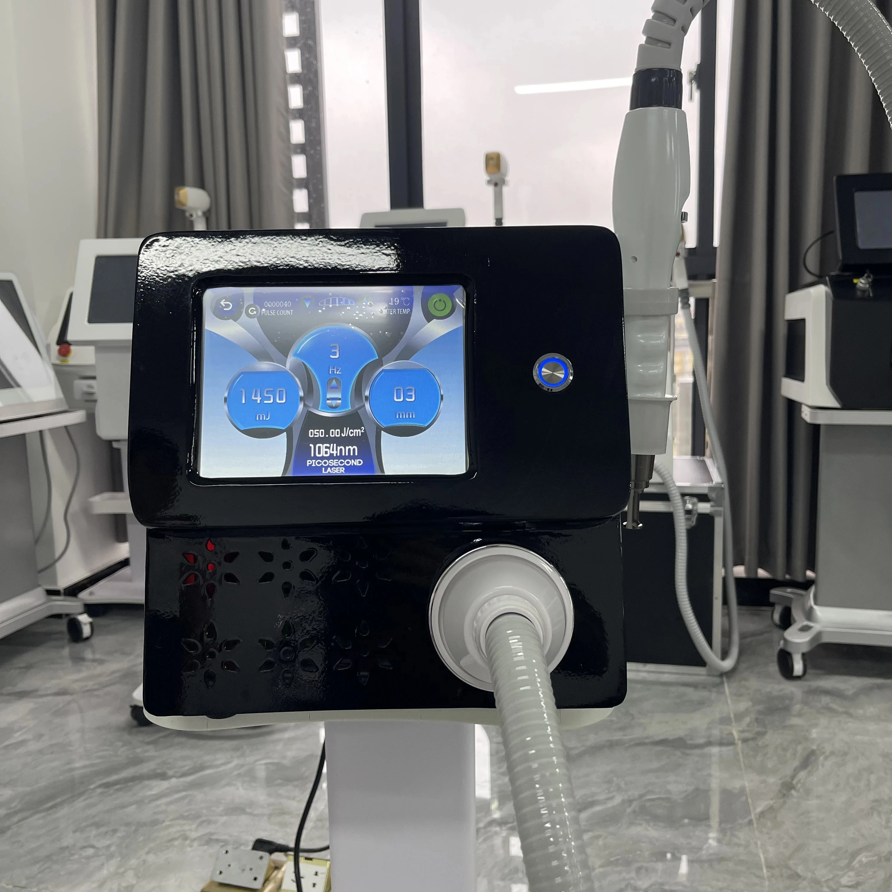 آلة إزالة الوشم بالليزر بيكو / ليزر بيكو ثانية 755 نانومتر / جهاز تجميل بيكو ليزر ND Yag لكامل الجسم