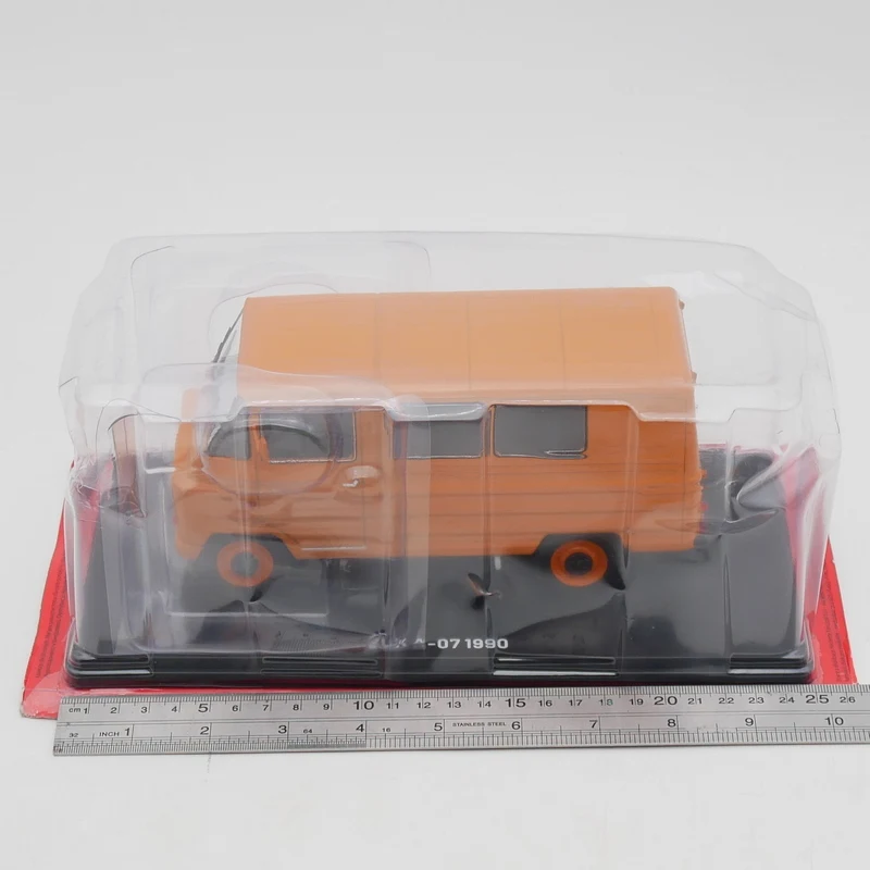

Diecast Ixo 1:24 Scale ZUK A-07 1990 Polish Beetle Zuk Van Soviet Alloy Car Model Collectible Toy Gift Souvenir Display Ornament