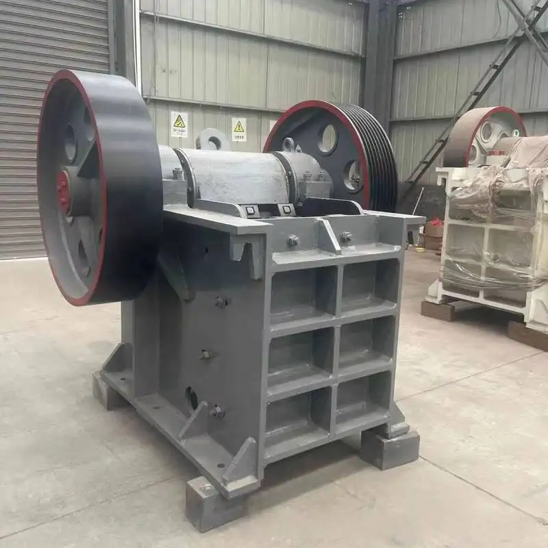 

Large And Small Jaw Crushers, Sand And Gravel Crushing Equipment In Stone Factories, Coarse And Fine Jaw Crushers
