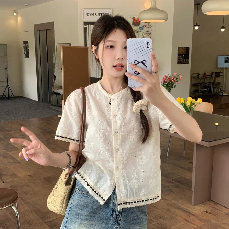 

Korean Fashion Embroidery Hollow V-neck Shirt Women Short Sleeve Sweet Cute Niche Thin Versatile Blouse Female