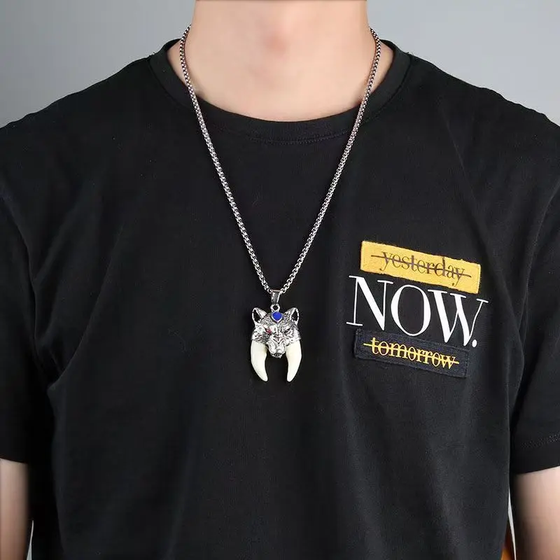 Wolf Tooth Necklace Power Man Choker Jungle Wild Accessories Black Teeth Pendant Fashion Wolverine