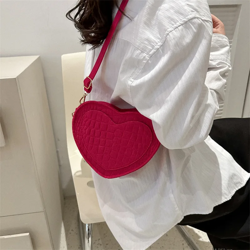 New Fashion Heart Shape Women\'s Bag Luxury Designer Shoulder Bag Felt Zipper Crossbody Bag Female Casual Messenger Bag Handbag