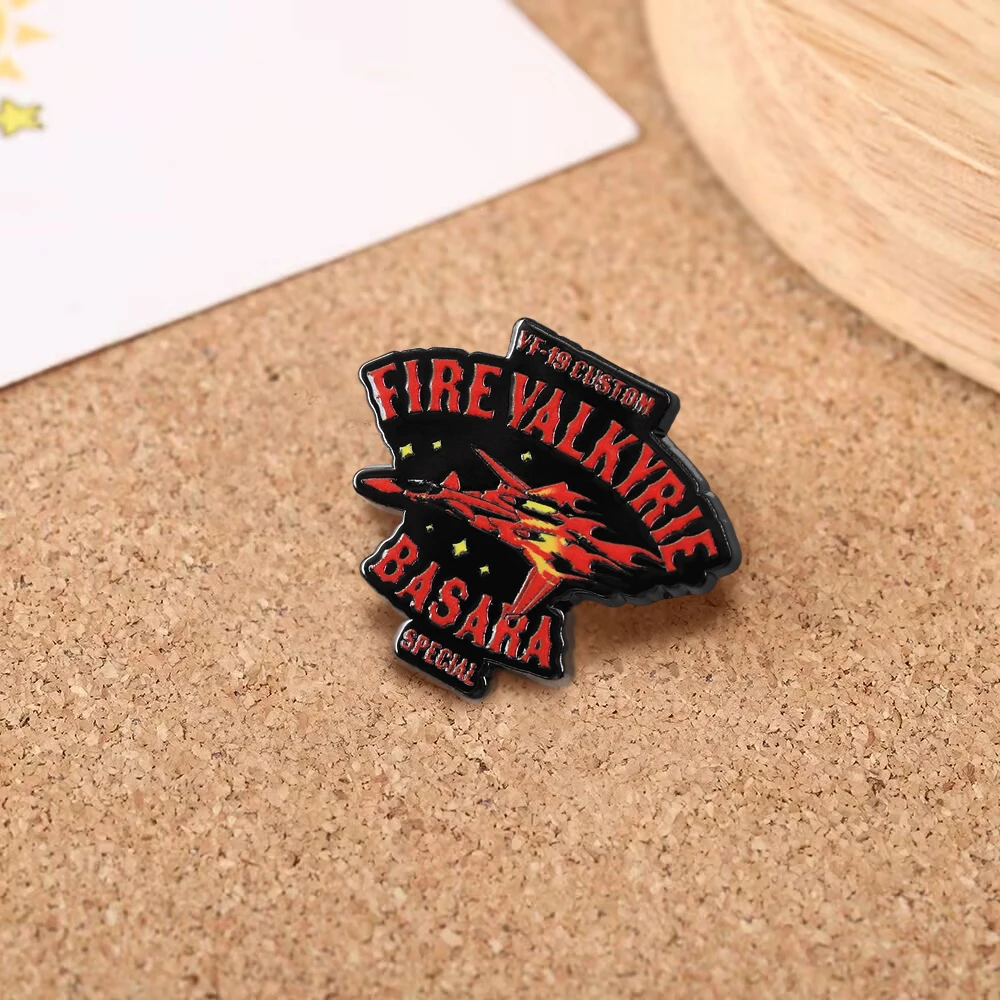 سوبر البعد قلعة ماكروس شعار المينا دبوس Vf-19 مخصص النار فالكيري مع باسارا شارة خاصة الخيال العلمي التلفزيون أنيمي بروش