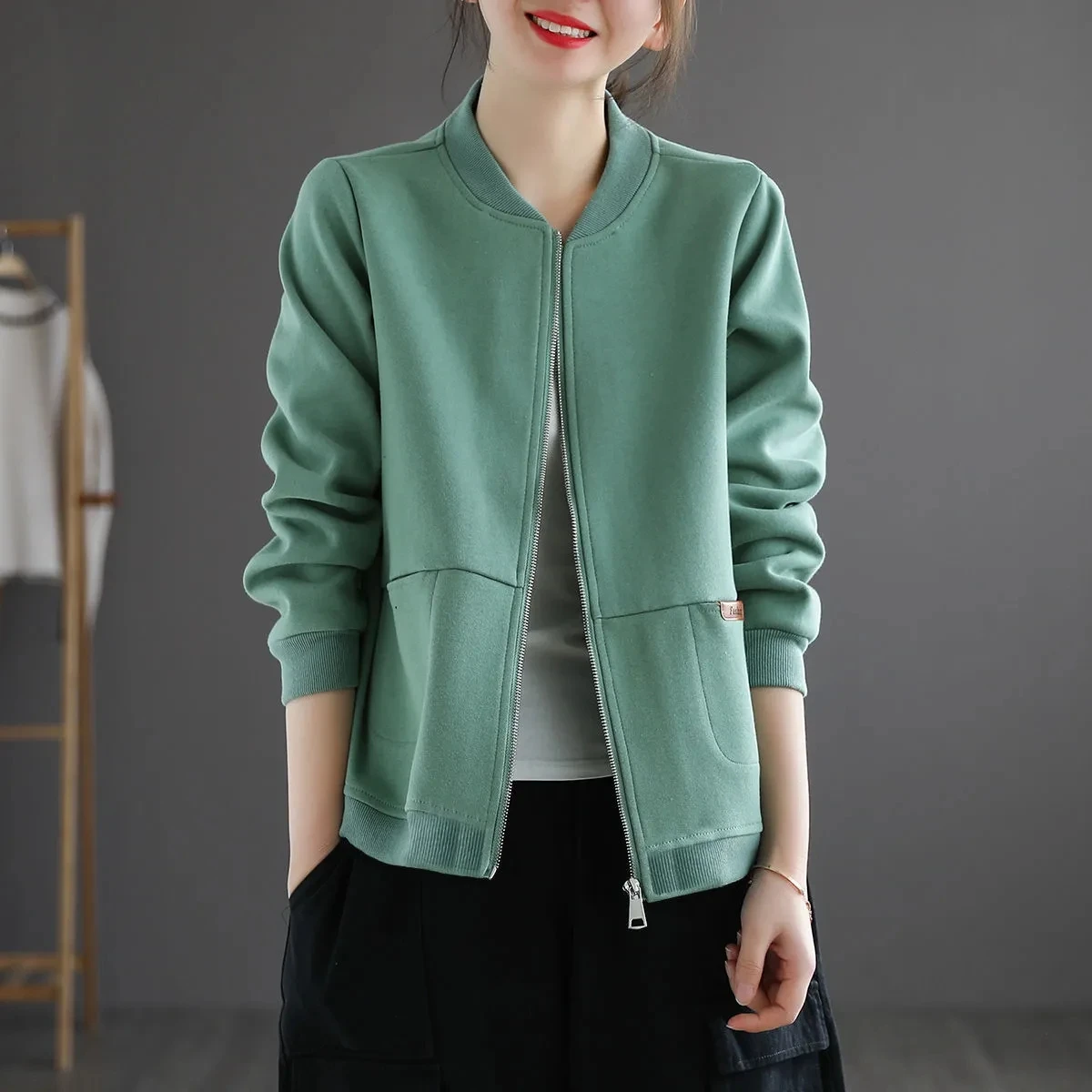 Casual Women's Zipper Open Cardigan Sweatshirt Short Outerwear Loose Fitting Baseball Uniform Brand Tag Removed Autumn Piece