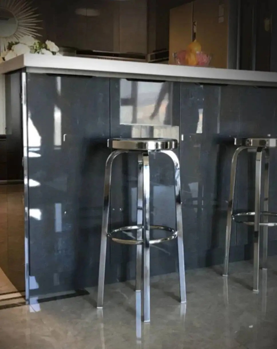 مقاعد بار من الفولاذ المقاوم للصدأ - مقعد دائري حديث، مرتفع - مقعد لجزيرة المطبخ/المقهى، مقعد بإطار معدني متين