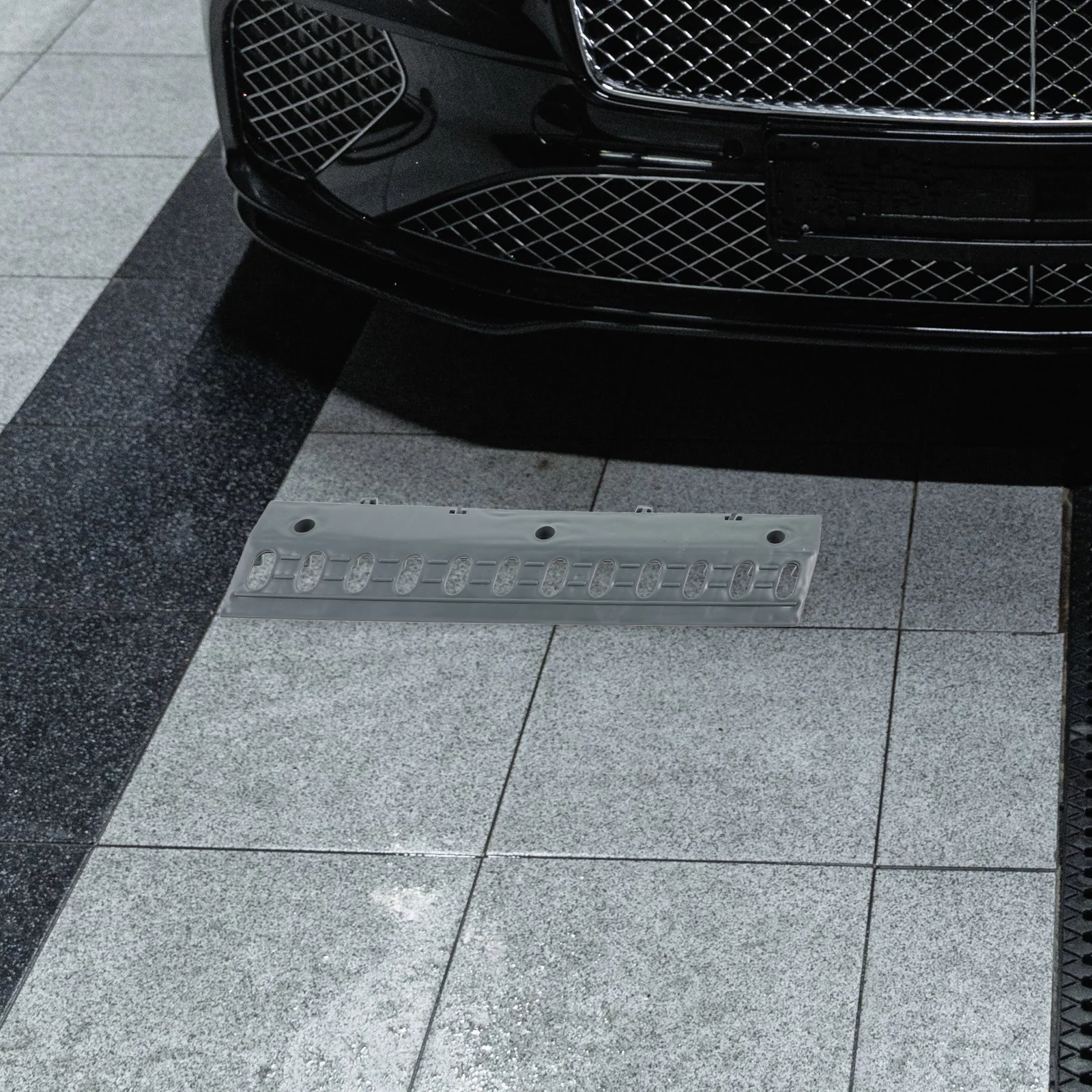 

Car Wash Grille Floor 3cm Black Edge Non Slip Plastic Grid Tiles Interlocking Drainage Garage Door Mat Car Wash Tile