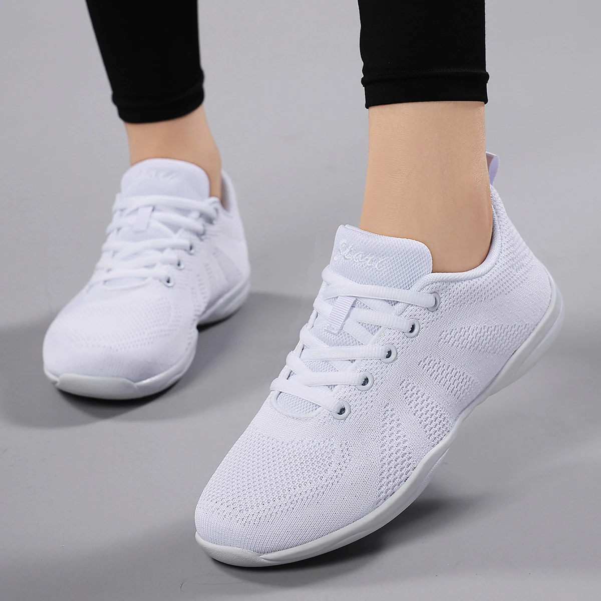 

White Cheerleading Shoes For Women Girls Lightweight Cheer Shoes Dance Shoes Aerobics Sneakers For Competition Training 2535