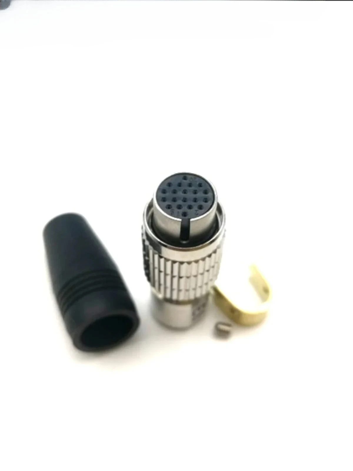 

Connector HR25-9TP-20P (72) HR25-9TP-20S (73) CA visual lens