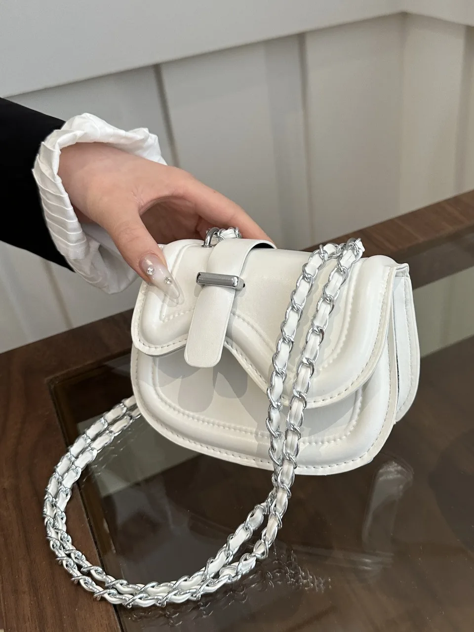 

Women Small Exquisite Solid Color Crossbody Bag Simple Fashion Niche Design Sense Advanced Lightweight For Party Daily Commute