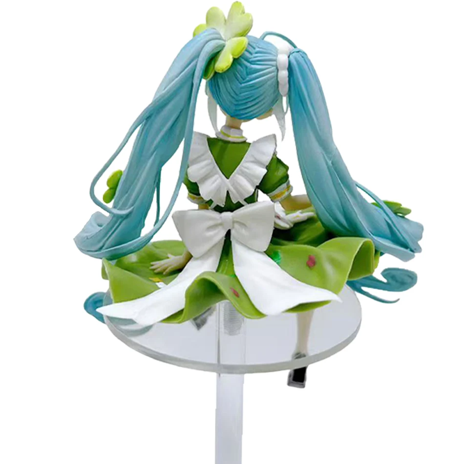 재고 있음 애니메이션 15cm 클로버 앉은 자세 골프 그린 드레스 PVC 액션 피규어 모델 인형 장식 발렌타인데이 선물