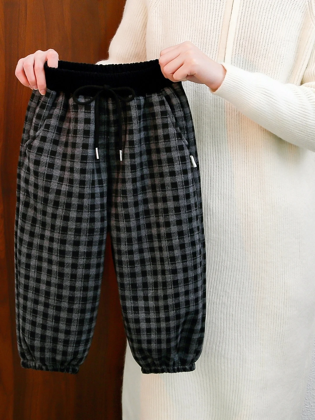 

Удобные клетчатые брюки для мальчиков и девочек, теплые зимние брюки с подкладкой на талии и манжетами, длинные брюки с высокой талией в Корейском стиле