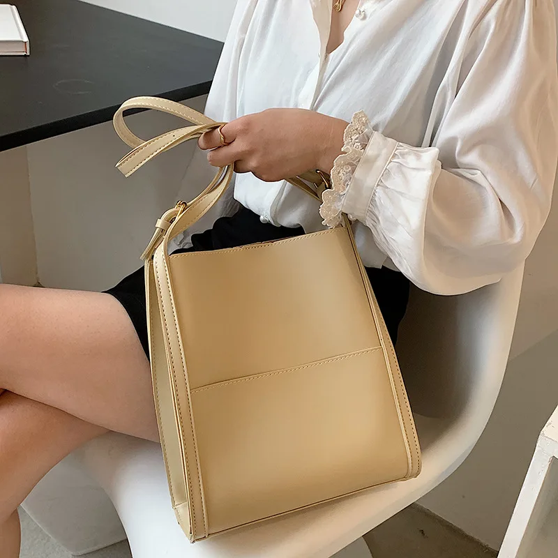 2023 Fashion Large Capacity Simple Tote bags for women