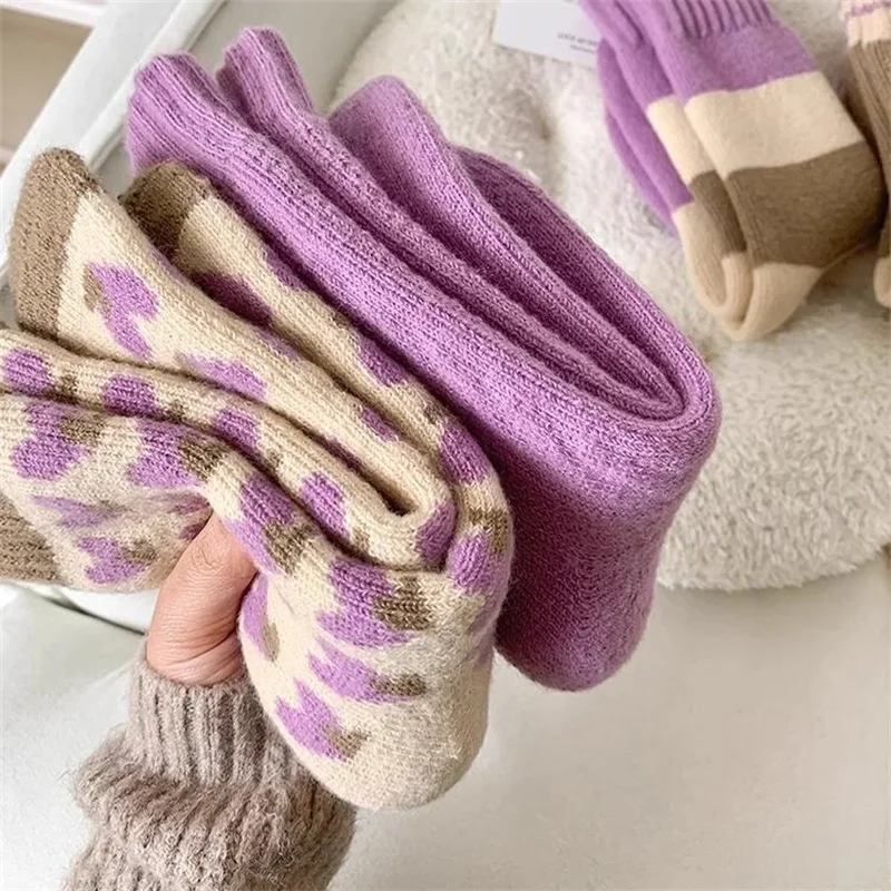 4 أزواج من الجوارب المحبوكة على شكل قلب أرجواني فاخر جديد - ناعمة ودافئة ومريحة لخريف وشتاء - جوارب نسائية عصرية