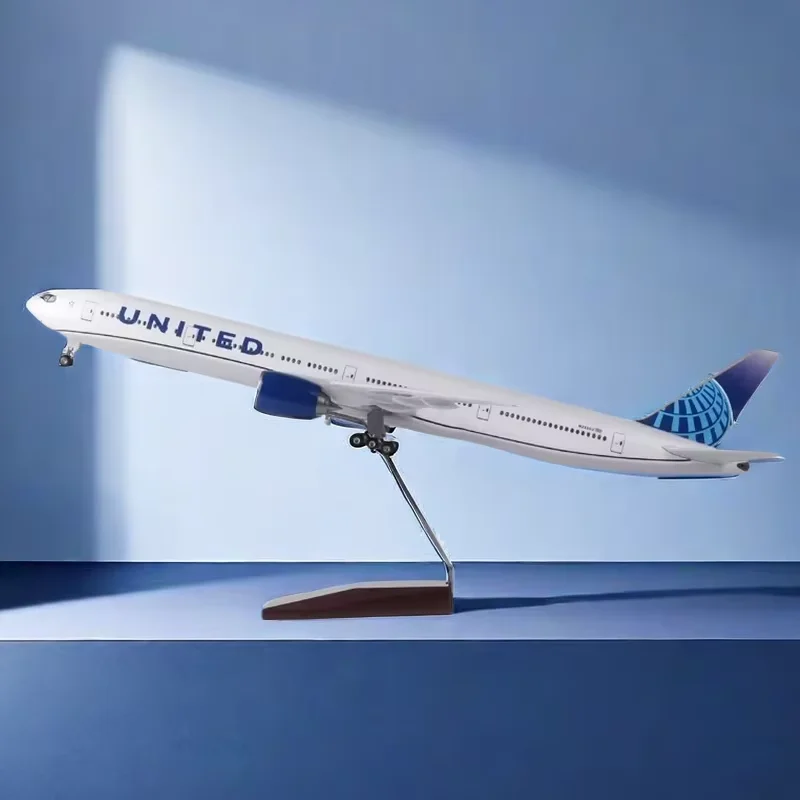 Toy Collection 1/157 Scale 47CM 777 B777 Aircraft UNITED Airlines Model W Light and Wheel Landing Gear Plastic Resin Plane