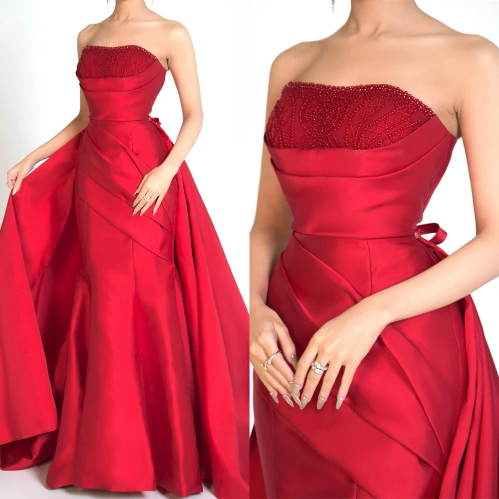 Vestido de noche de satén rojo elegante personalizado, vestidos de fiesta clásicos sin tirantes sin mangas, vestidos de celebridades con cuentas de sirena delicada