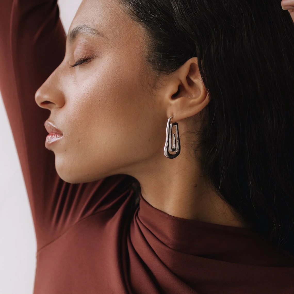 

AIKOER Minimalist Stainless Steel Smooth Spiral Paper Clip Earrings Thread Ear Studs Women's Jewelry Gift for Her