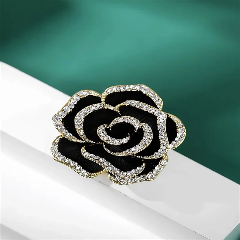 Luxury High-end Enamel Camellia Flower Brooch Boutique Female Lapel Jewelry Party Banquet Daily Coat Handbag Pins Gift