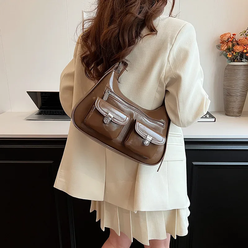 Retro Underarm Bag Female Personality Commuter Simple Shoulder Bag Solid Color Versatile Casual Hand Carry Messenger Bag