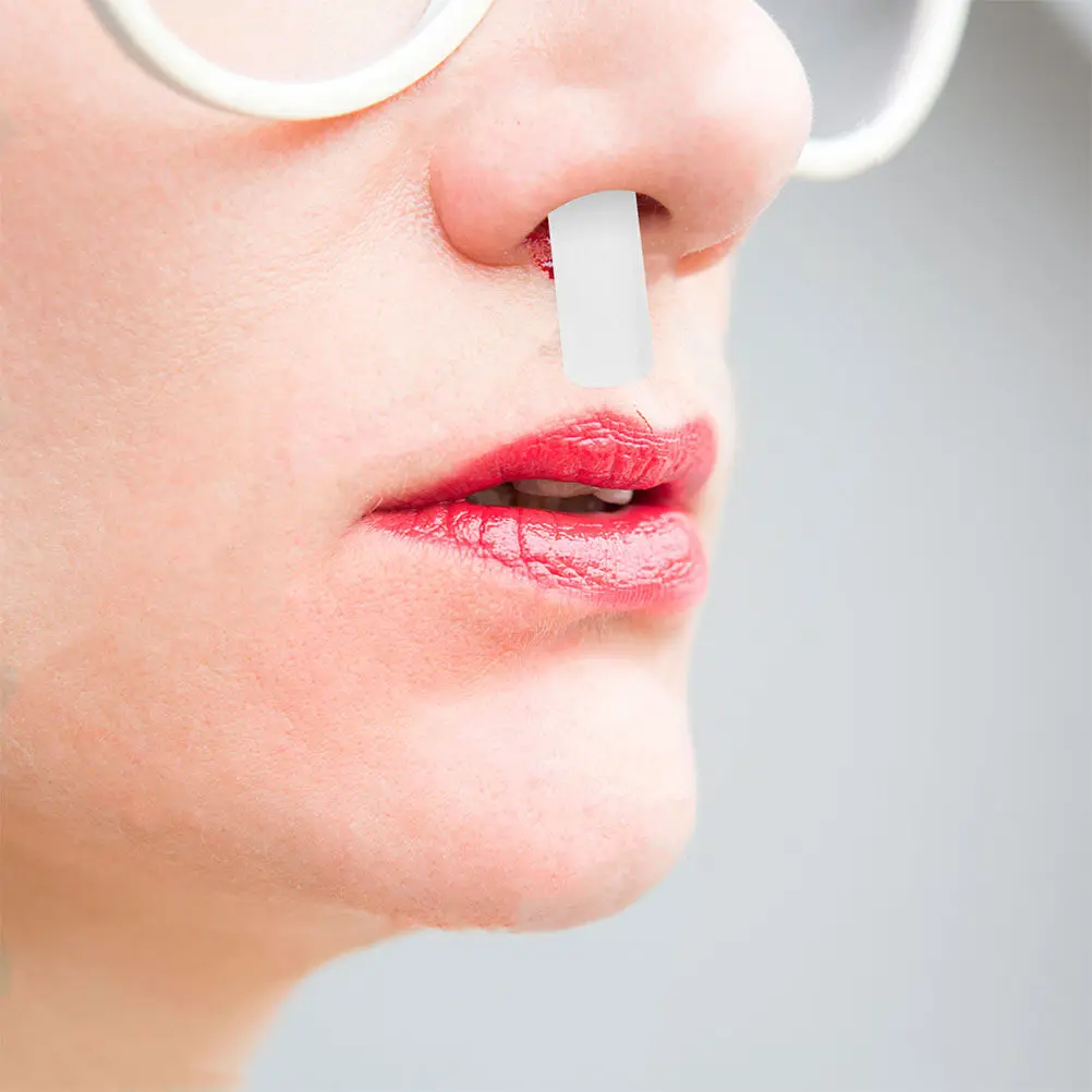 50Pcs Absorbent Cotton Rolls for Nosebleed Mouth Ear Wound Control Soft Skin Friendly Rapid Fluid Absorption Rolled Cotton Plugs