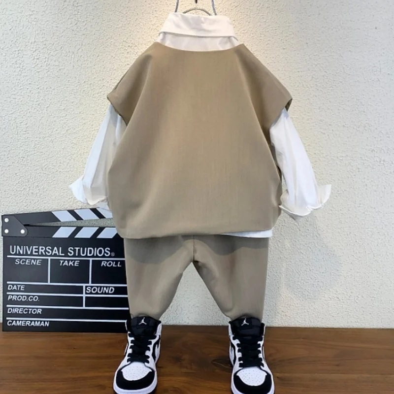 

Новый детский костюм в британском стиле 2026 года: нарядный комплект из 3 предметов (рубашка, жилет) для мальчиков на весну и осень