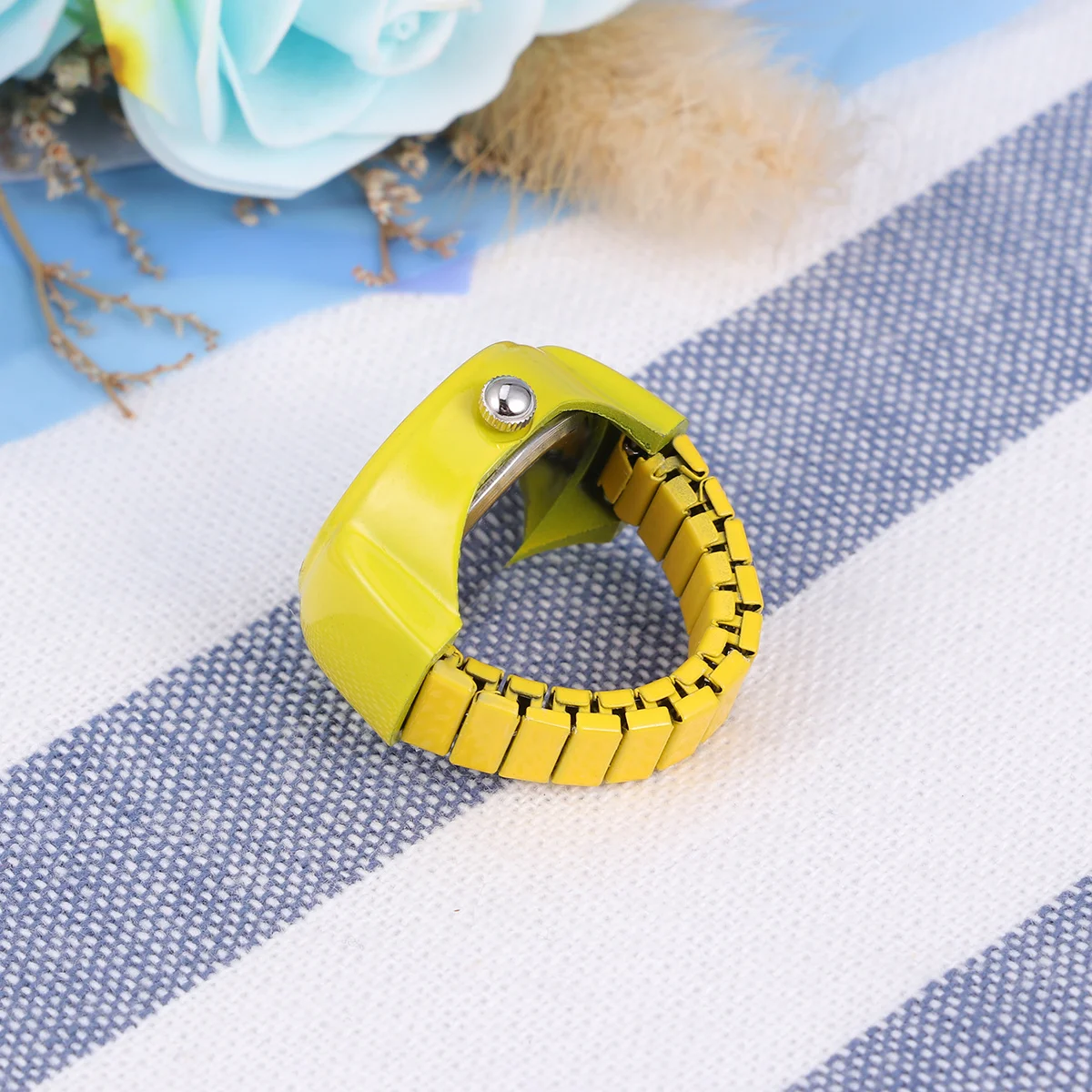 

1pc Yellow Watch-Shaped Finger Ring Quartz Watch Ring For Unisex Elastic Band Comfortable Wearable Gift Women'S