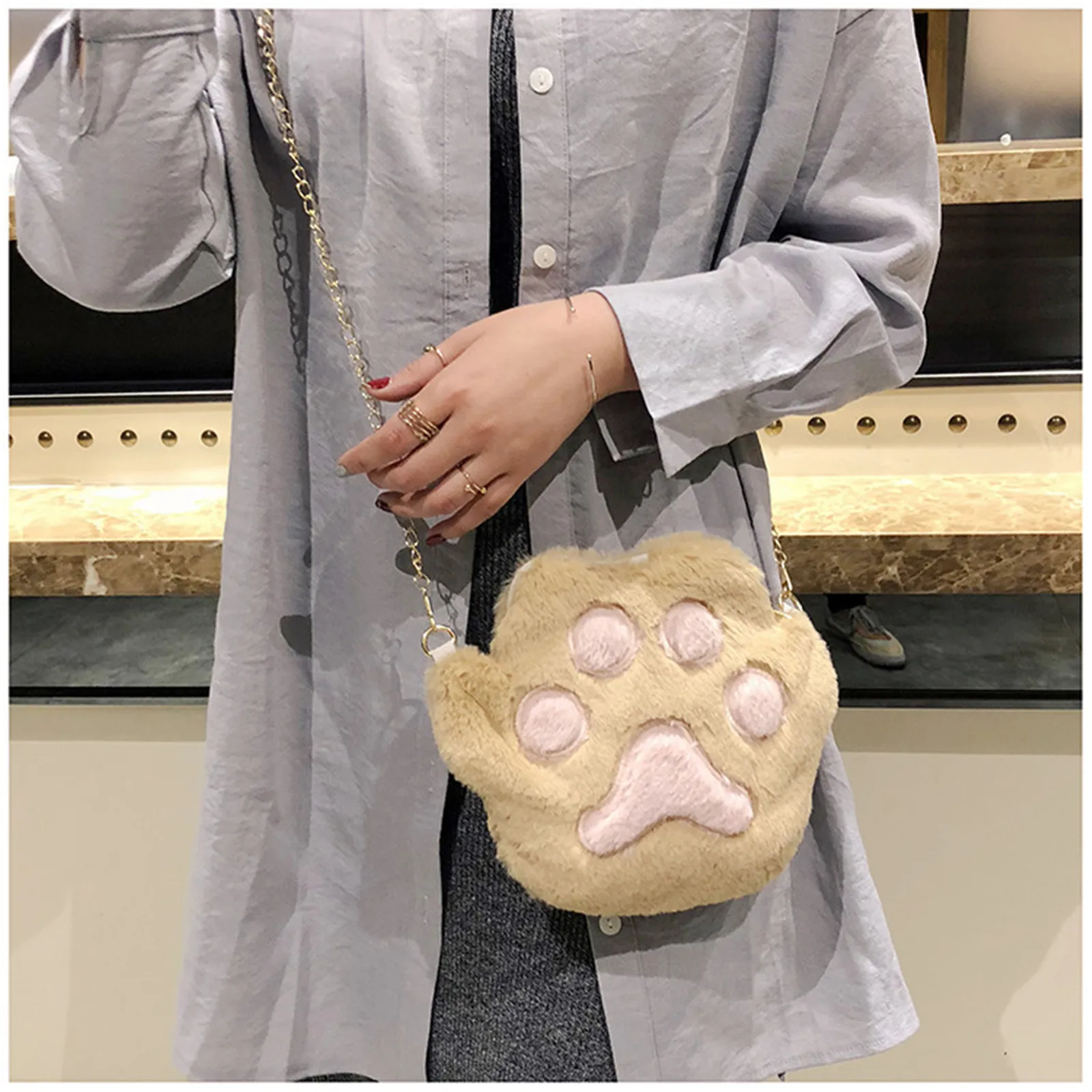 ISKYBOB Women's Cute Bear Paw Shoulder Bag Winter Fashion Casual Soft Plush Round Chain Bag Handbags Female Fluffy Crossbody Bag