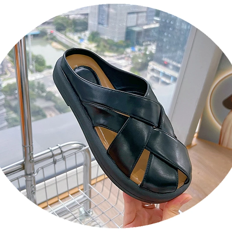 

2025 New Women's Flat Sandals Weaving Fashion Solid With Soft Leather Slippers for Summer Closed Toe Anti-kick Girl Casual Shoes