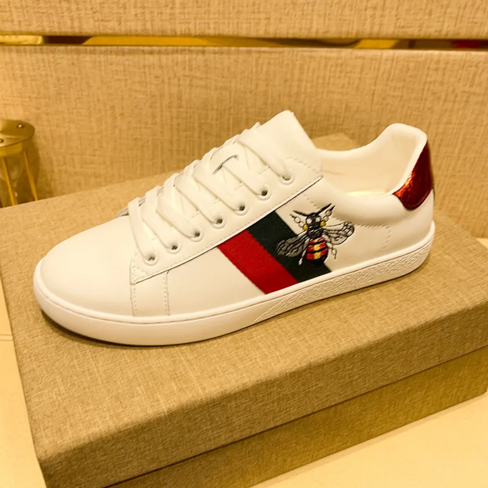 

2026 Sneakers Men Bee Shoes High Quality Embroidery Men's Skateboard Shoes Comfortable Low Cut