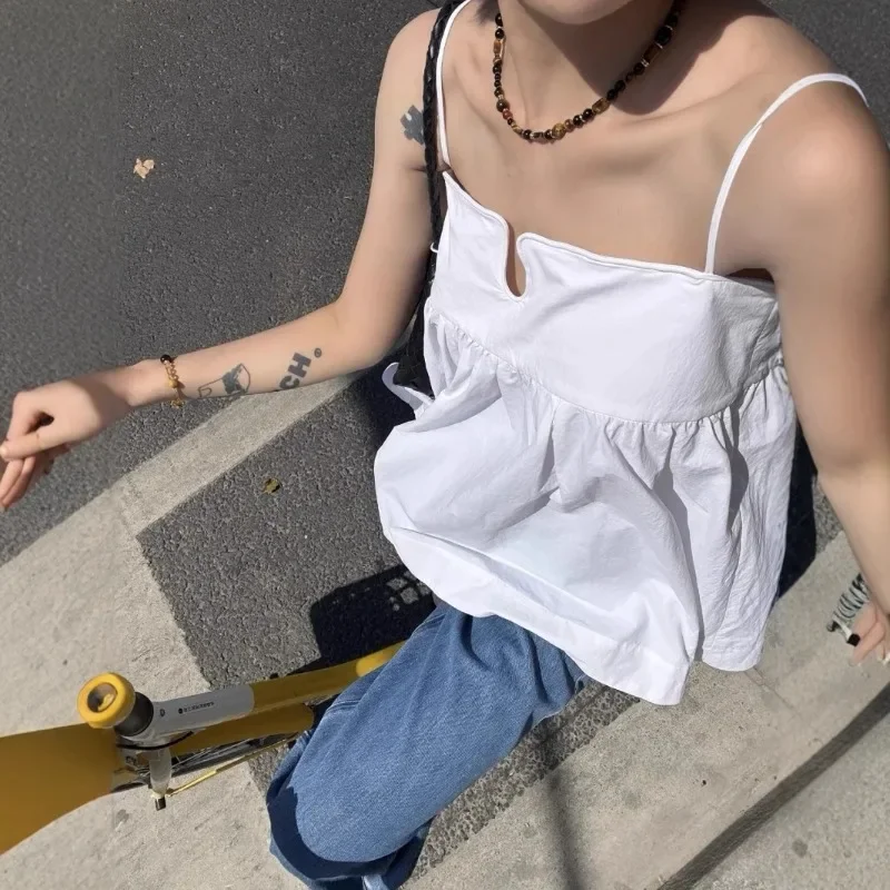 

New French-style Vacation Black and White Adjustable Shoulder Strap U-shaped Shaping Strip Non-sheer Ruffled Camisole Top