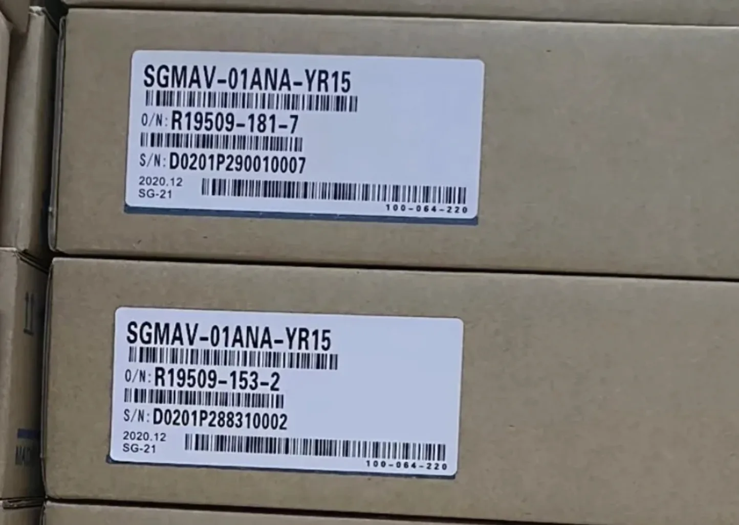 

Серводвигатель SX SGMAV-01ANA-YR15