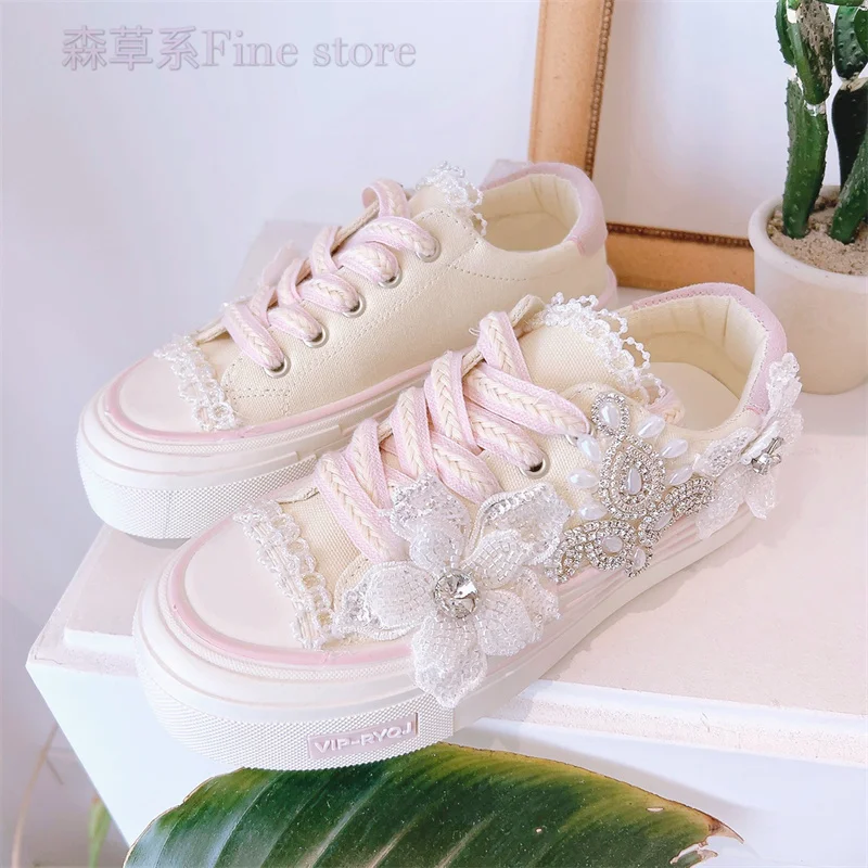 Luxury Floral Ladies Platform Sports Shoes for Women‘s Sneakers Tennis Female 2022 Sweet Pink Rhinestones Pearls Wedding Flats