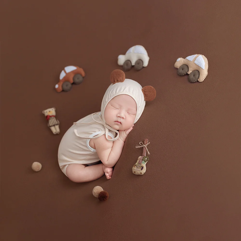 Baby Milestone Photo Props Newborn Photography Outfit Baby Romper+bear Hat Set Plush Bear Props Felt Car Decor for Studio Shoots