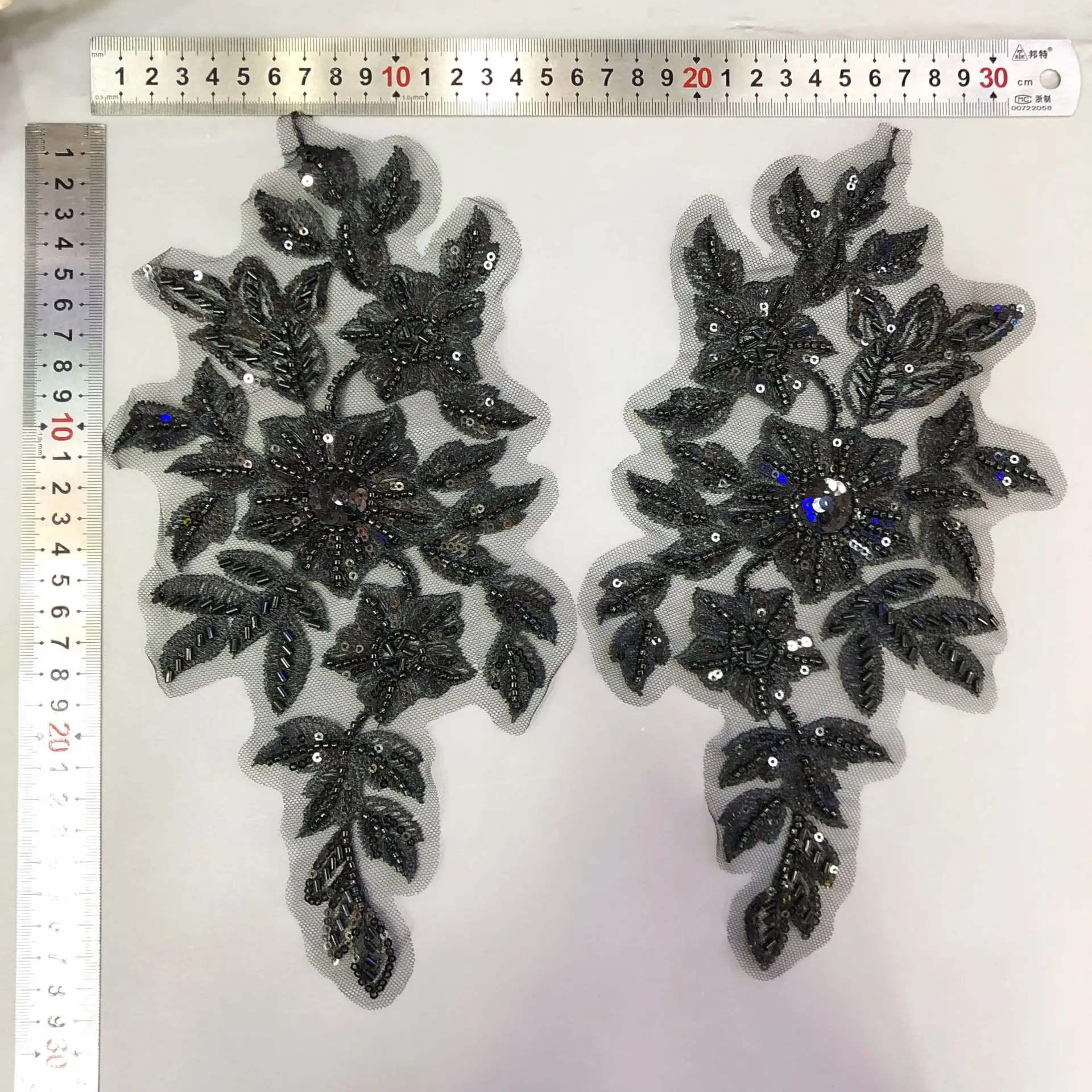 

Floral Patches Beaded Sequin Tube Fabric Tulle Lace Embroidery Appliqued Trims for Dresses Costumes Bridal Material