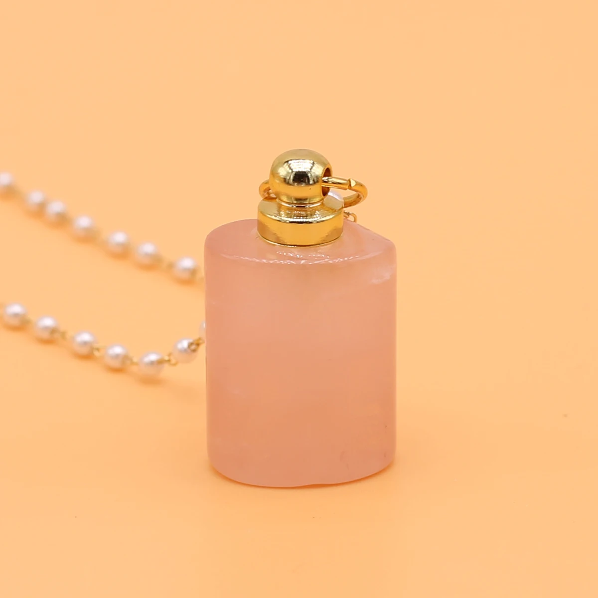 Natural Quartz Perfume Bottle Necklace 18x31x13mm Crystal Essential Oil Bottle Pendant 80cm Pearl Chain Aromatherapy Necklace