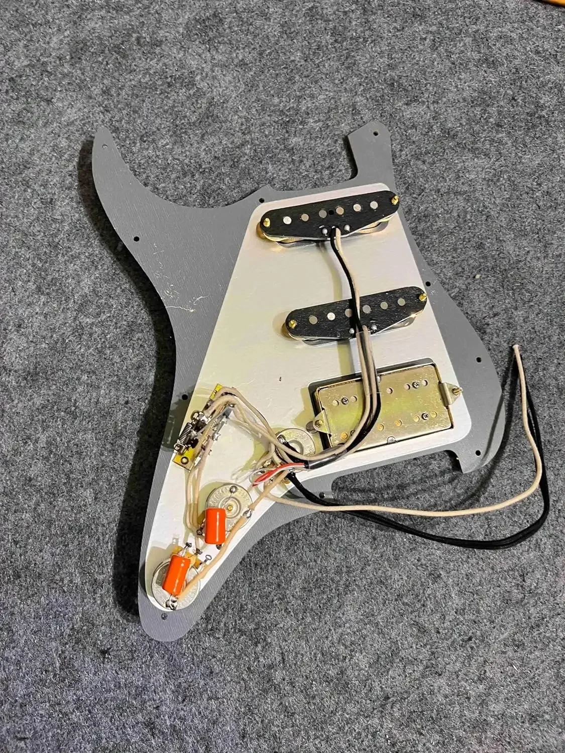 ترقية SSH مجموعة Pickguard للجيتار المسبق Alnico V Humbucker Pickup، سبائك الألومنيوم Pickguard، متعددة الوظائف التبديل الأسلاك تسخير #6