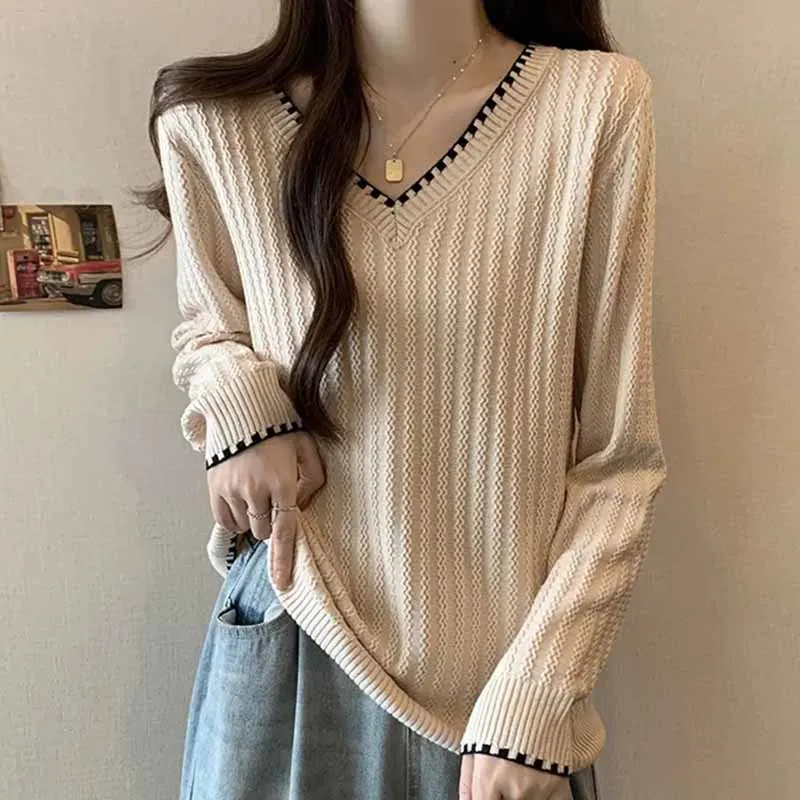 

Female Autumn And Winter Loose Fitting Large Size V-neck Thread Knitted Sweater Sweater Women New Pullover Bottom Sweater Tops