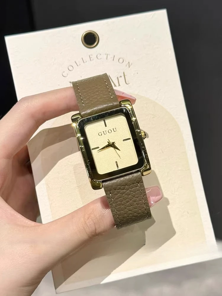 ساعة طالبة خفيفة فاخرة ومزاج بسيط 2025 ساعة جديدة ذات قيمة عالية ماركة فاخرة للسيدات ساعة هدية أصلية