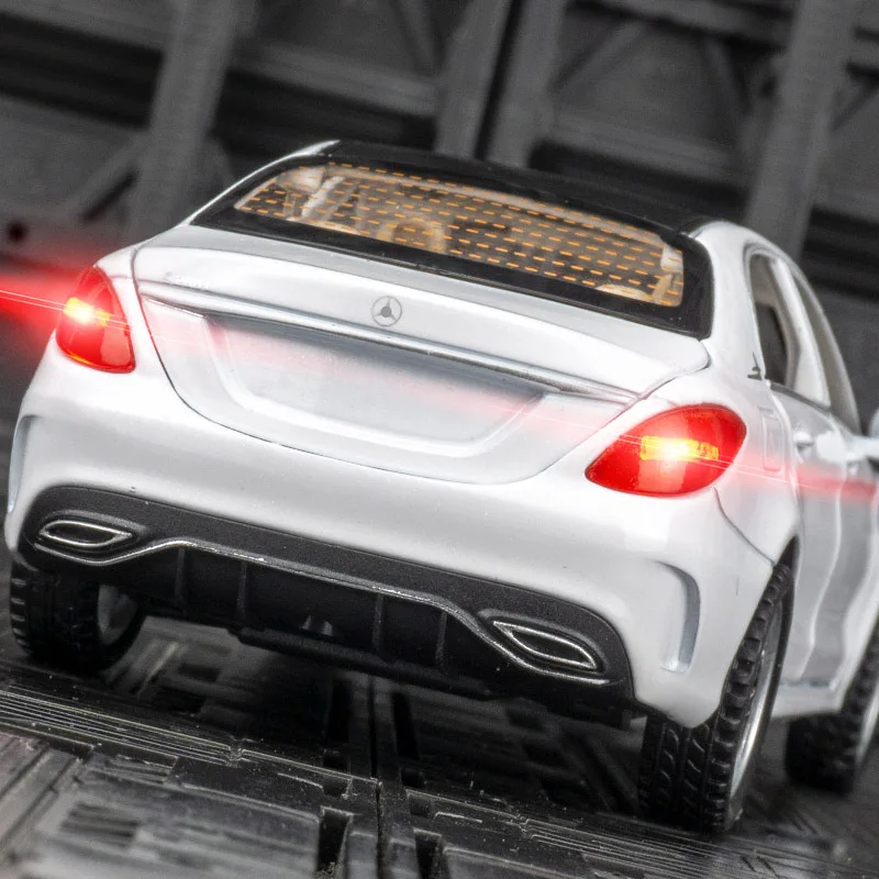 1:32 Mercedes Benz C260L Legierung Diecast Modell Spielzeug Autos Sound Licht Zurückziehen Metall auto für Jungen Geschenke