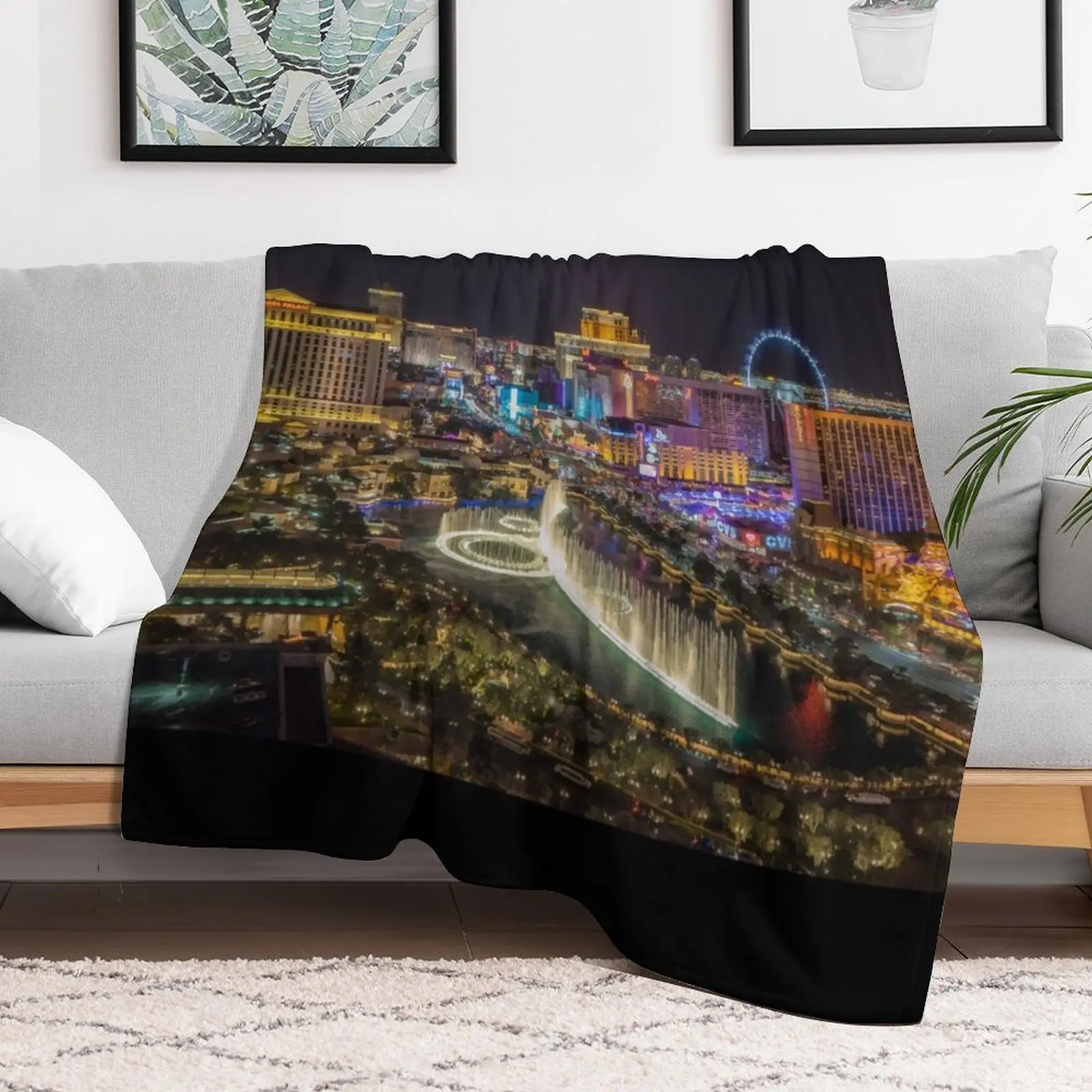 Las Vegas, Nevada - Iconic Skyline - Popular Travel Destination Throw Blanket Thermal Sofas Moving Blankets