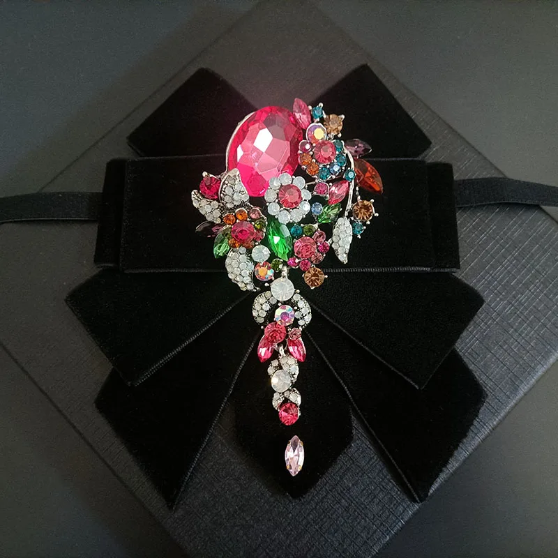 

Галстук-бабочка ручной работы из бархатной ленты со стразами, роскошное мужское украшение, подарок, элитный аксессуар для деловых встреч, банкетов, свадеб, к костюму, рубашке, на воротник, цветок