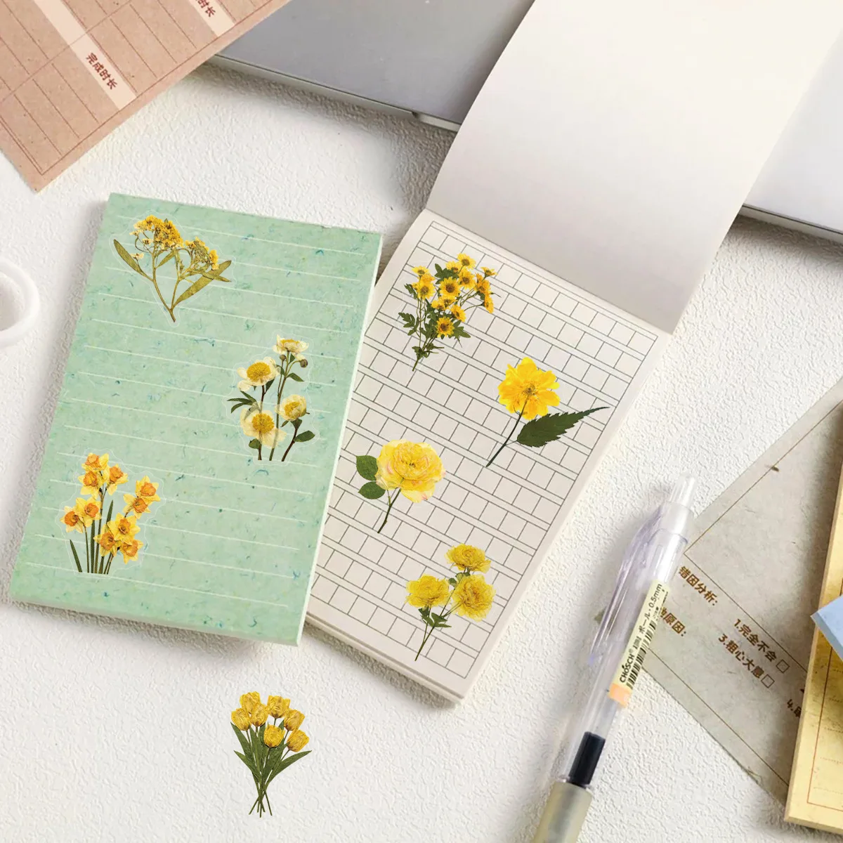 50Pcs Sunflower Transparent Yellow Stickers for Phone Cases Laptop Suitcases Phone Cases Packaging Waterproof Sticker