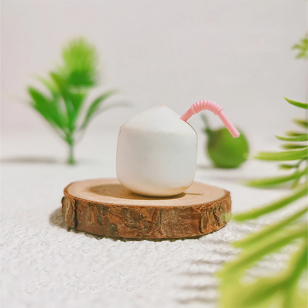 1Pcs 1/12 Dollhouse Miniature Resin Coconut Juice Mini Drink Model for ob11 bjd Doll House Accessories Decoration