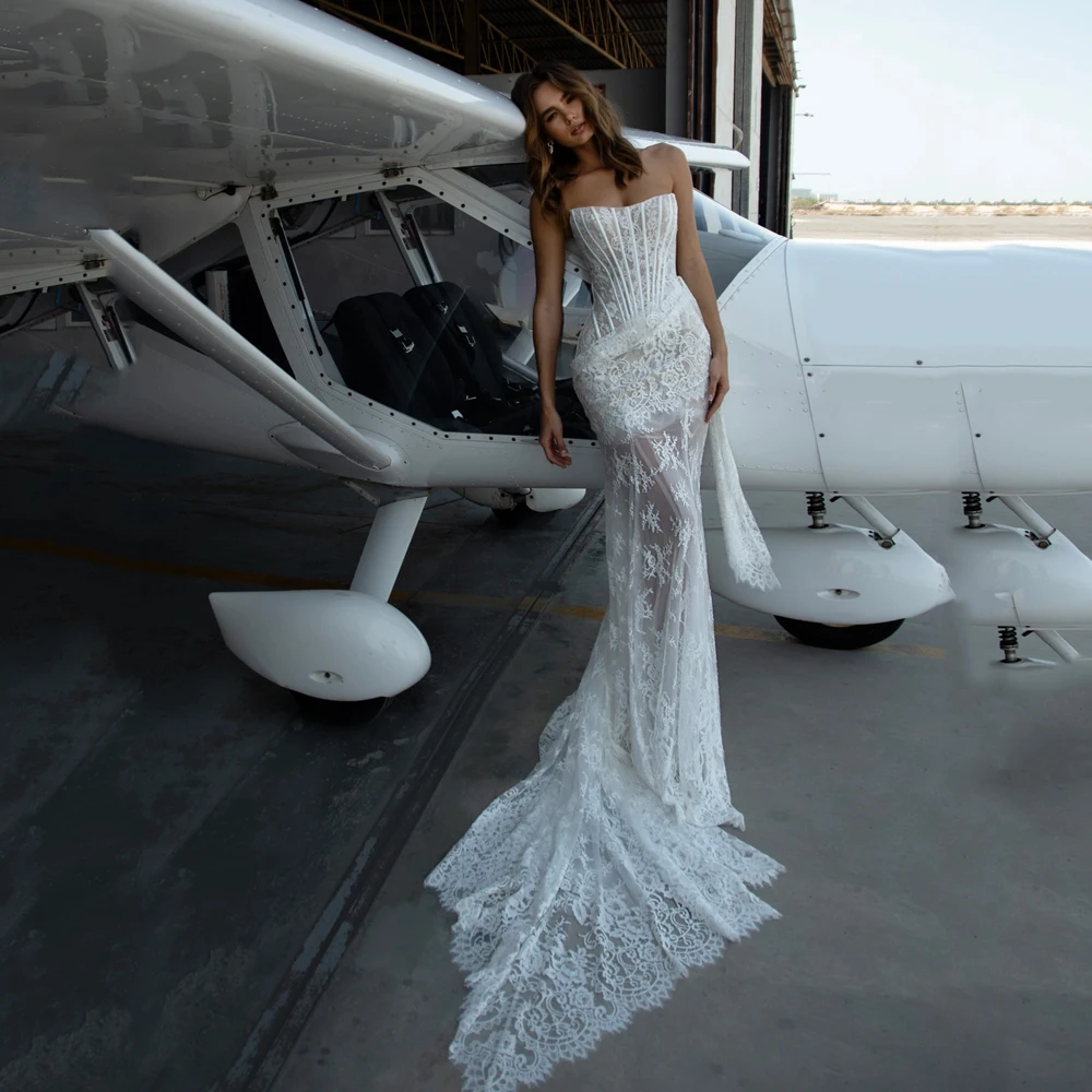 

Short Wedding Dress Strapless Lace Applique Wedding Gown Sleeveless Mermaid Mini Zipper Back Bride Party Dresses Customized