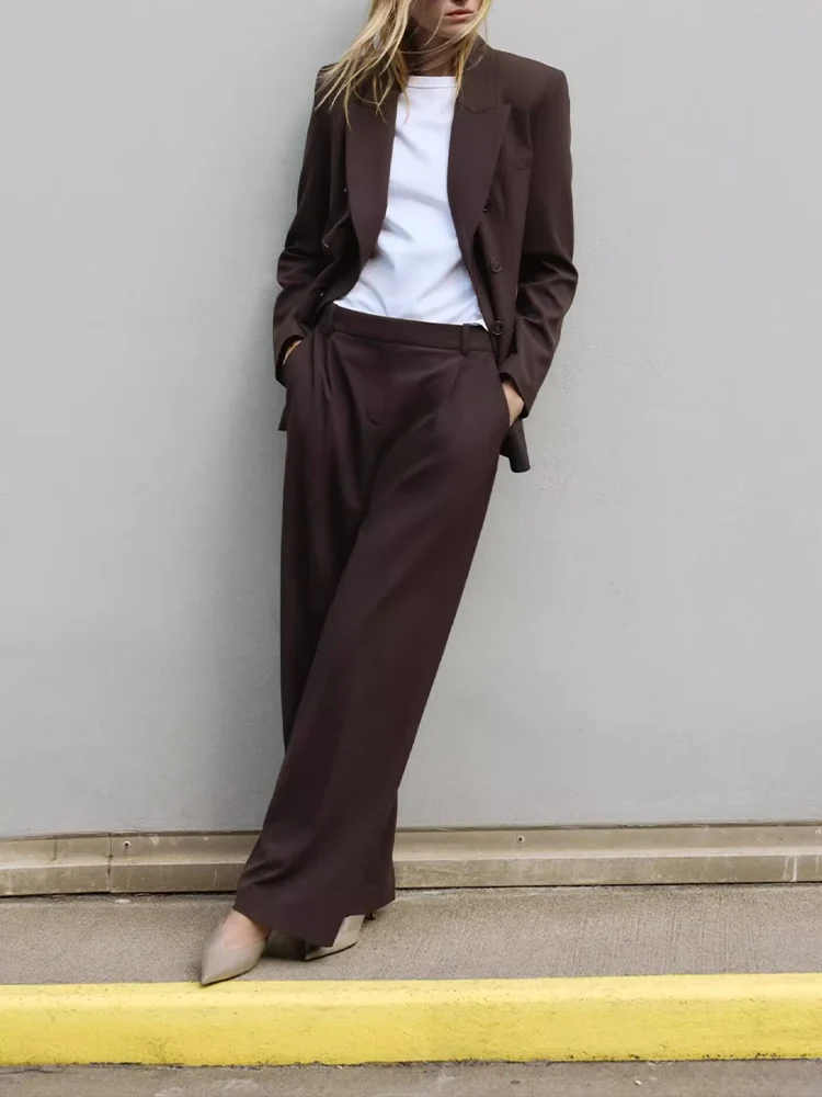 سترة بدلة نسائية عصرية وأنيقة مزدوجة الصدر على الطراز الأوروبي مع أكتاف مبطنة وبنطلون مستقيم الساق #1