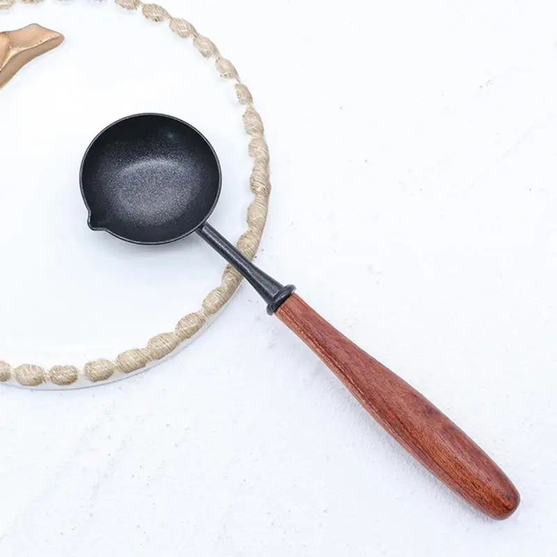 Nowa łyżka do wosku uszczelniającego Anti-Hot Wood Handle Retro Wax Stamping Spoons Fire Paint Melting Firing Stamp Envelopes Invitations Gift