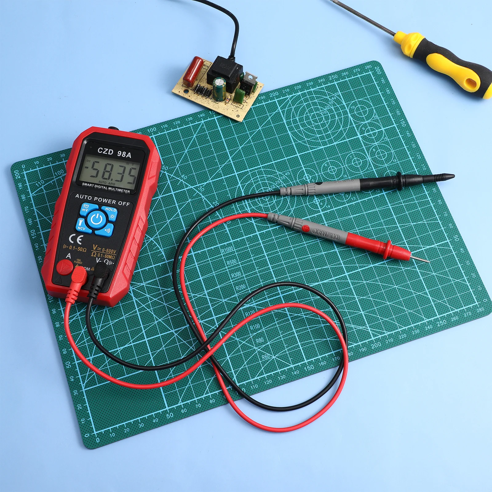 

Digital Multimeter Auto Ranging Voltage Current Tester Portable Flashlight LCD Screen Display Digital Multimeter