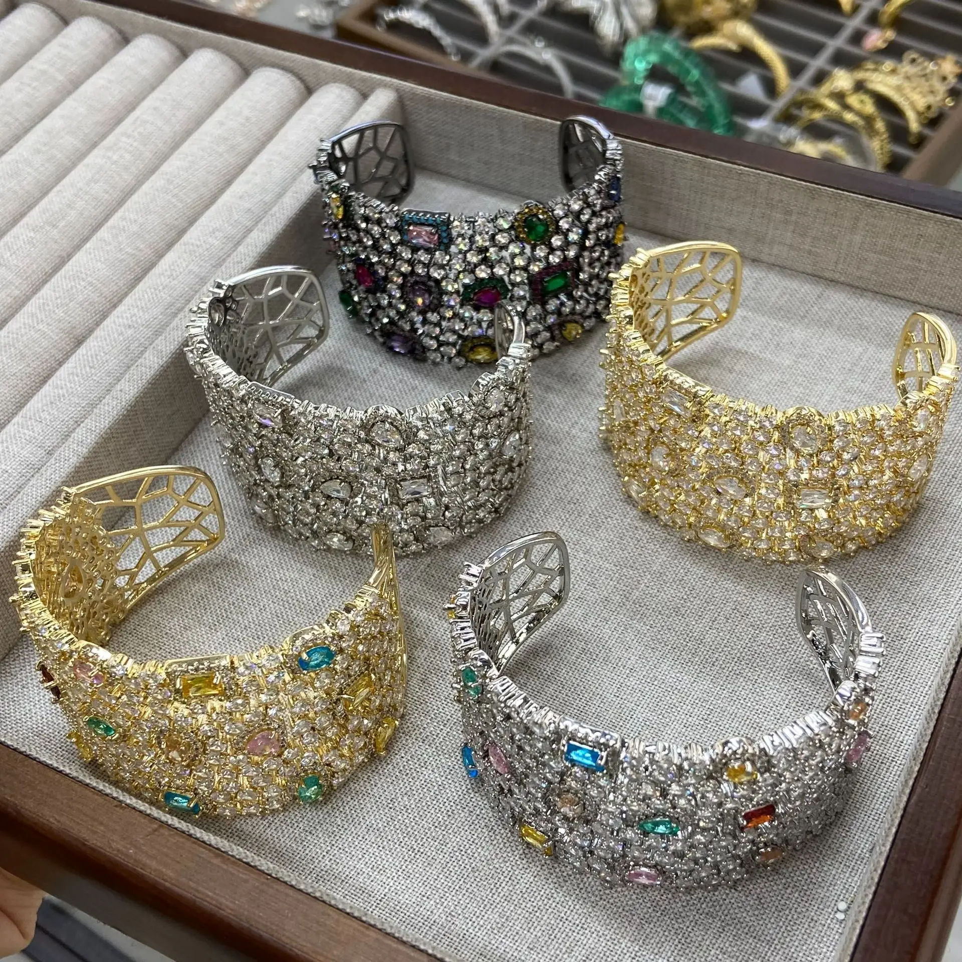 High-End Crown Heavy Industry Full Zircon Bracelet Wide-Open Super Glittered Exquisite Retro Fashion Women's Jewelry