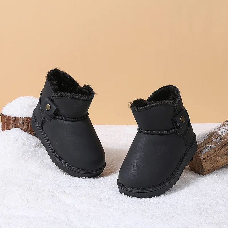 أطفال الثلوج الأحذية الحرارية للبنين بنات سميكة أفخم الأطفال حذاء من الجلد الدافئة 2025 الخريف الشتاء المضادة للانزلاق أحذية الموضة الكلاسيكية