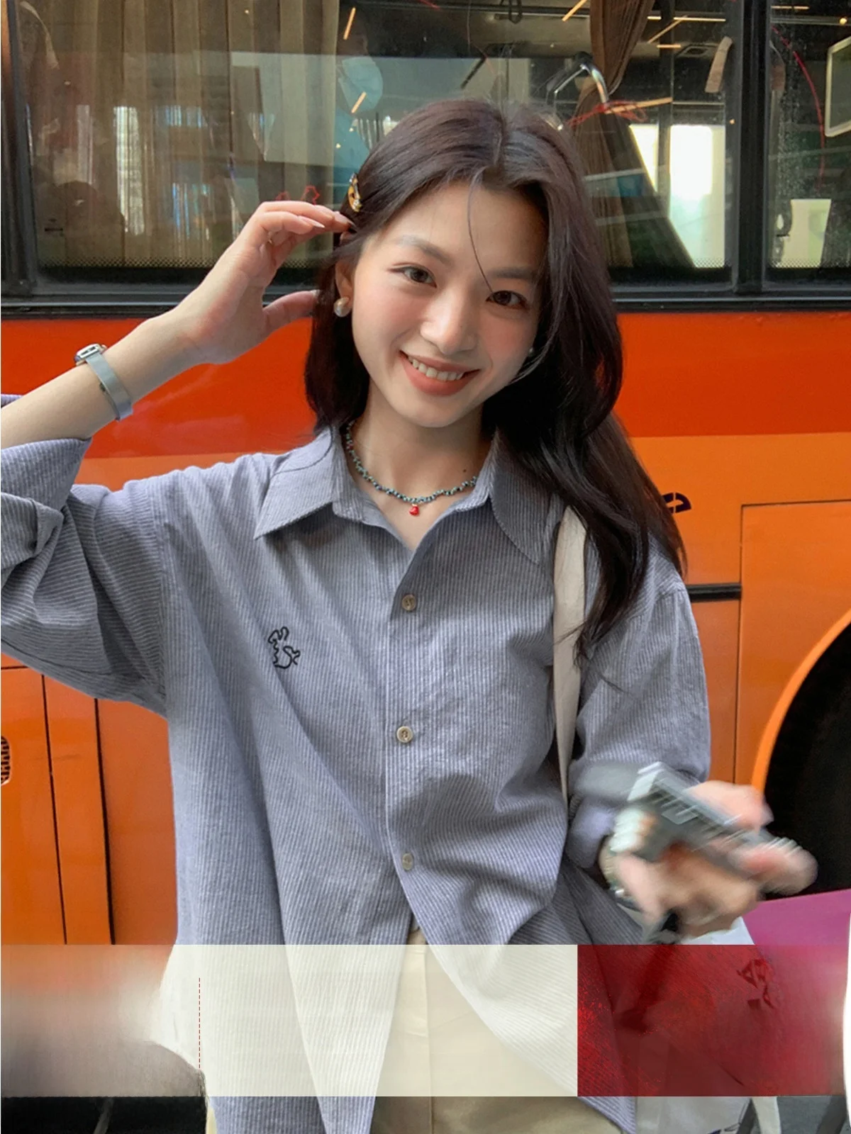 

Sisilyon Ice Blue орех в полоску с вышивкой, свободные женские однотонные корейские рукава для поездок на работу, длинный дышащий воротник све